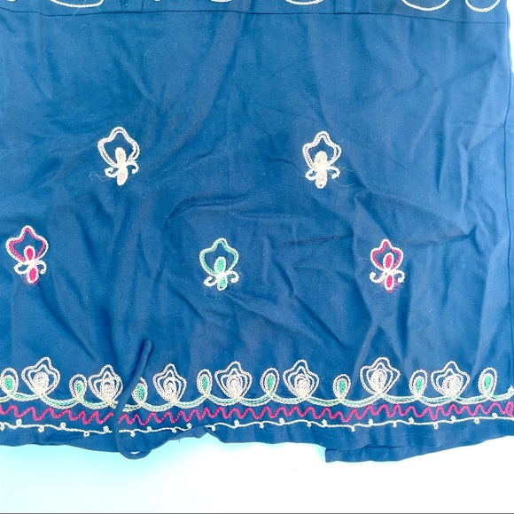 L.S.I. Black Open-Back Tank Top With Gold Embroidery, S/M - Picture 5 of 5